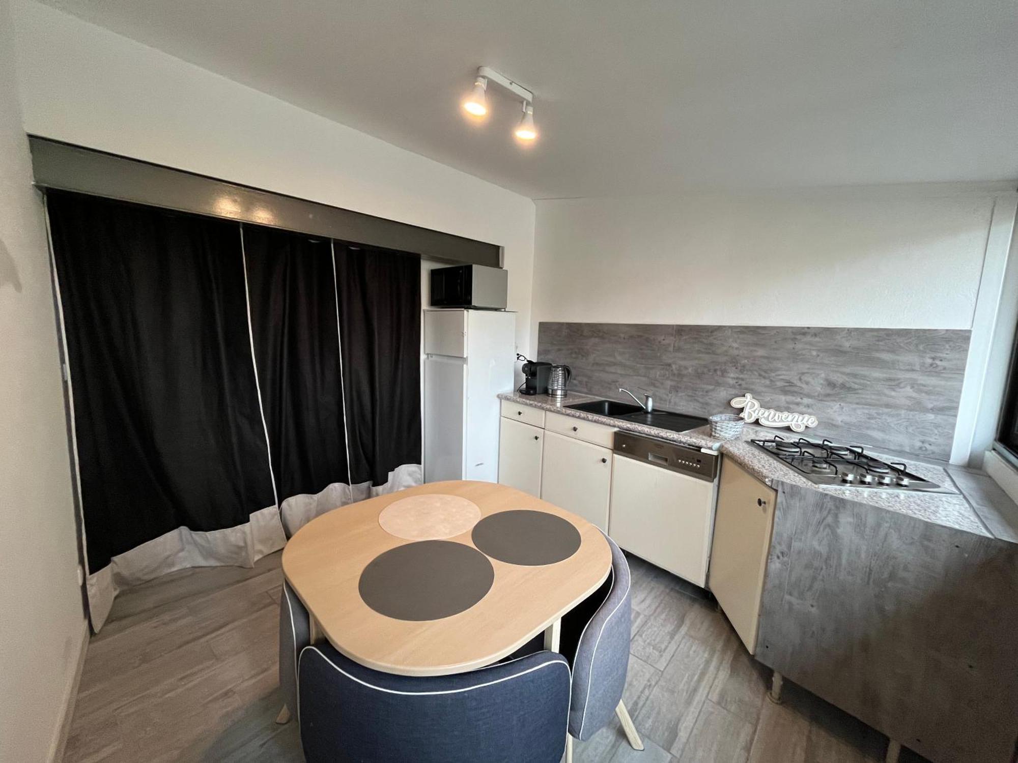 Grand - 2 A 6 Places Apartment Lunel (Herault)