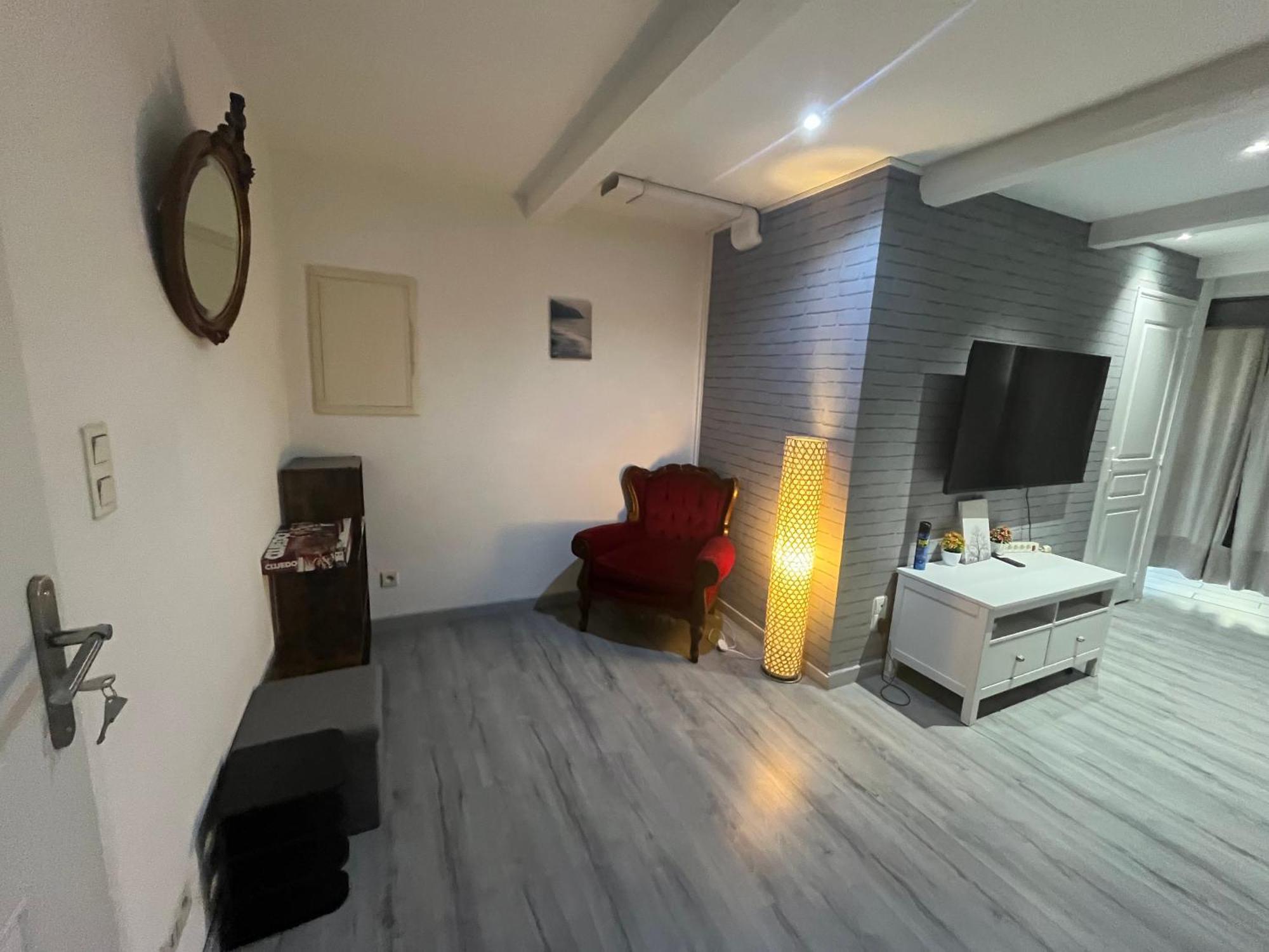 Grand - 2 A 6 Places Apartment Lunel (Herault)